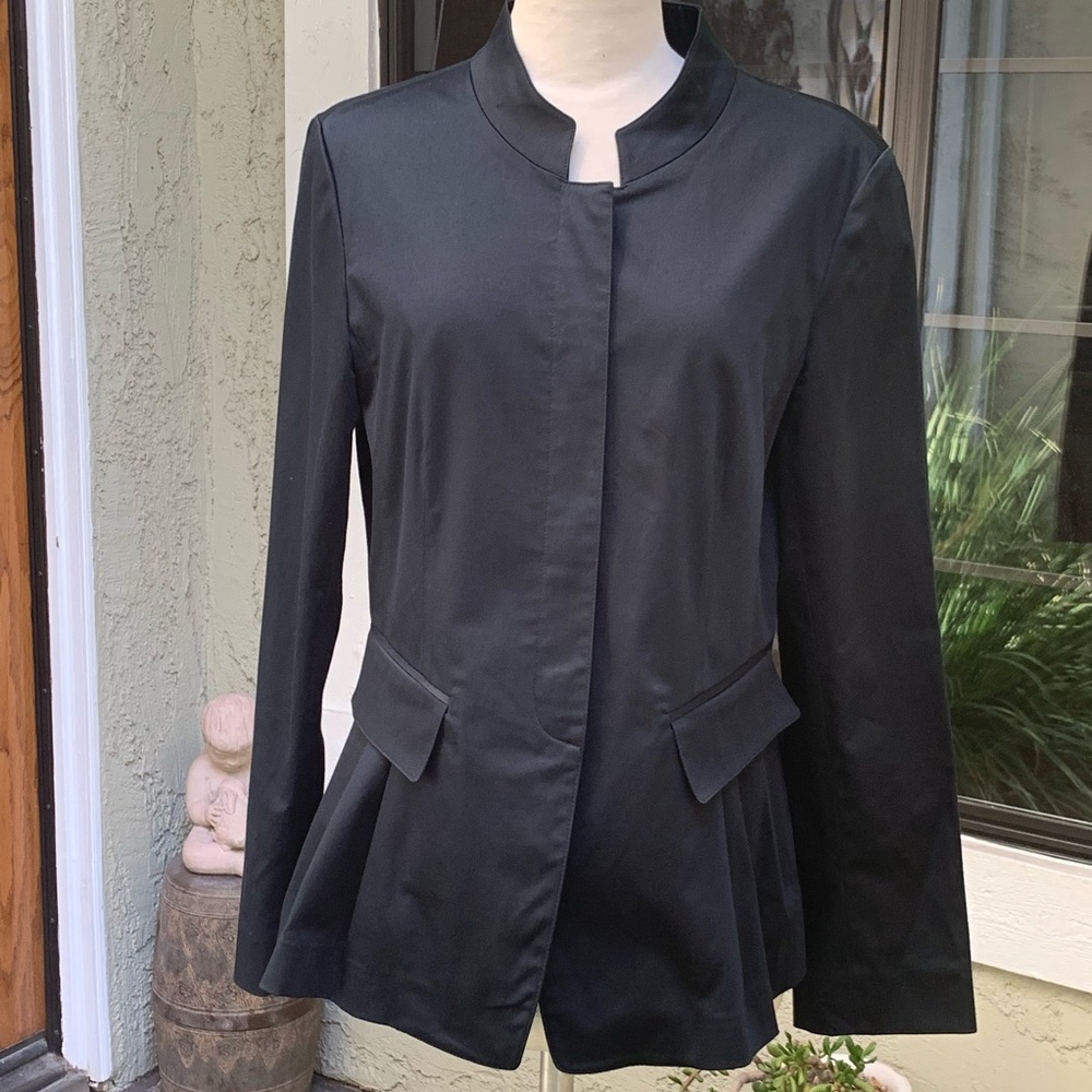 LAFAYETTE 148 NEW YORK Blazer. Size 8
